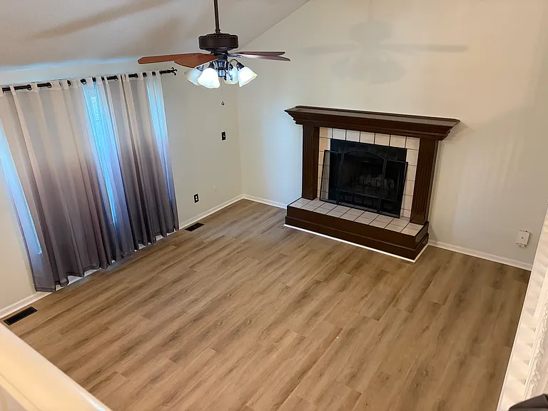 304 NE Dreamweaver Ave — Photo 5