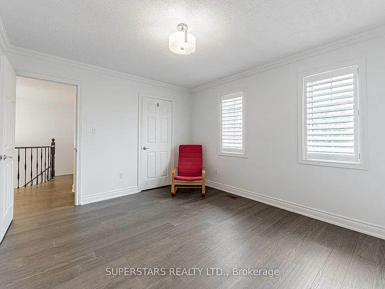 71 Landsdown Cres — Photo 19