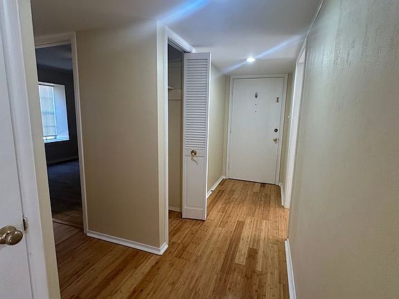 3rd image of 3730 Fairfield Ave Unit 210