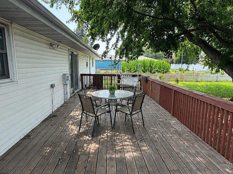 Listing photo 4