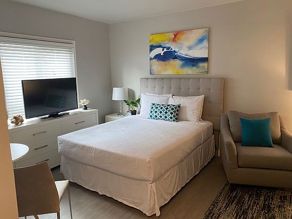2nd image of 637 Hauser Blvd APT 21