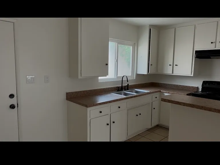 670 Lanier St — Photo 5
