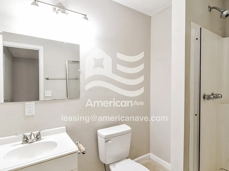 190592_008_main_bathroom_14018328.jpg