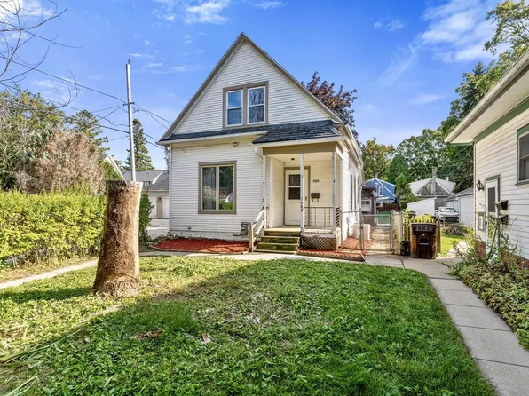 1009 Elm AVENUE, South Milwaukee, WI 53172