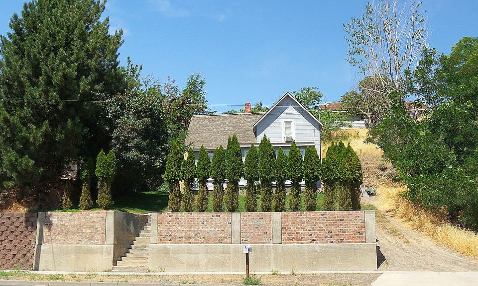 1st image of 1027 Main St