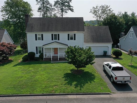 2nd image of 1694 Woodbury Ln