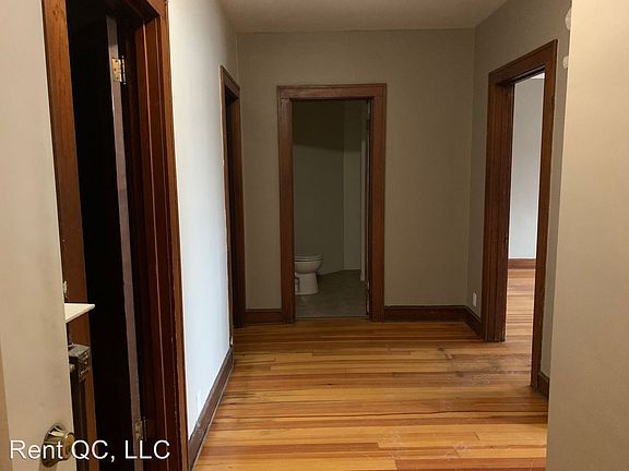 3rd image of 712 1/2 18th Ave APT 1