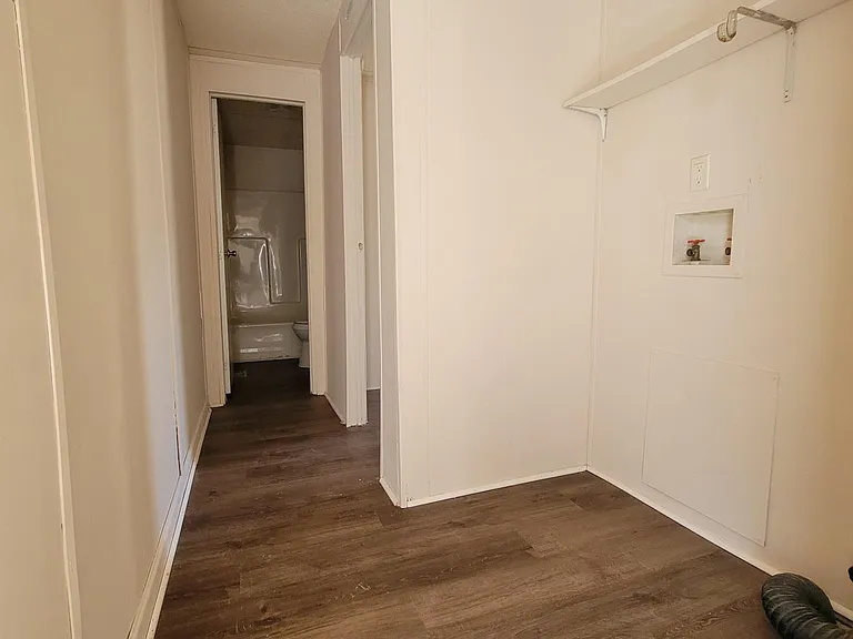 307 Honeysuckle Ln — Photo 6