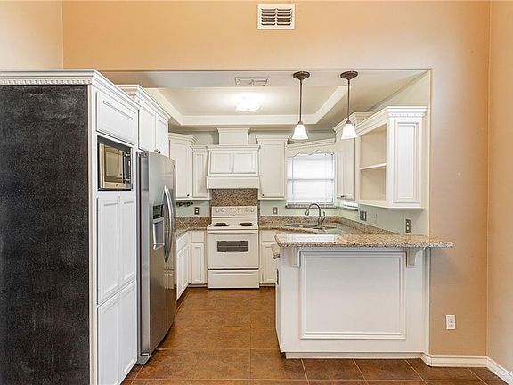 4th image of 4907 N 45th Ln
