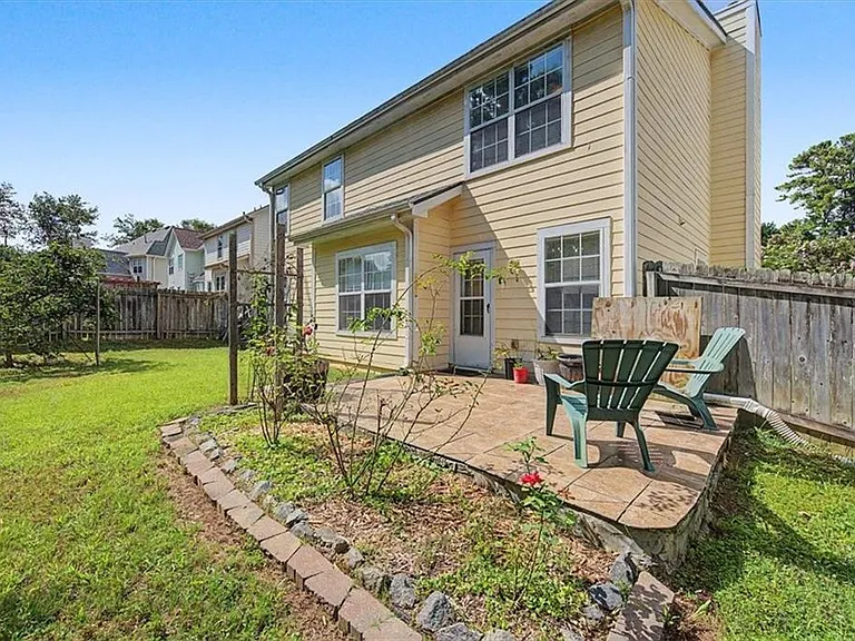 2025 Baramore Oaks Dr — Photo 22