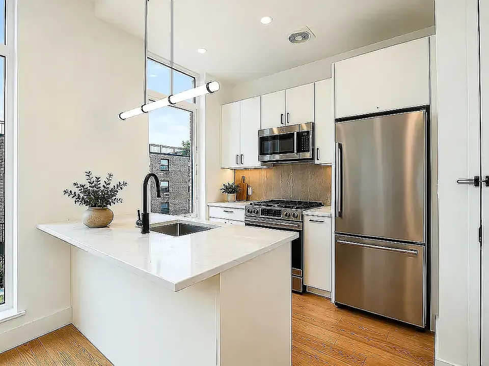 576 Grand St #2B