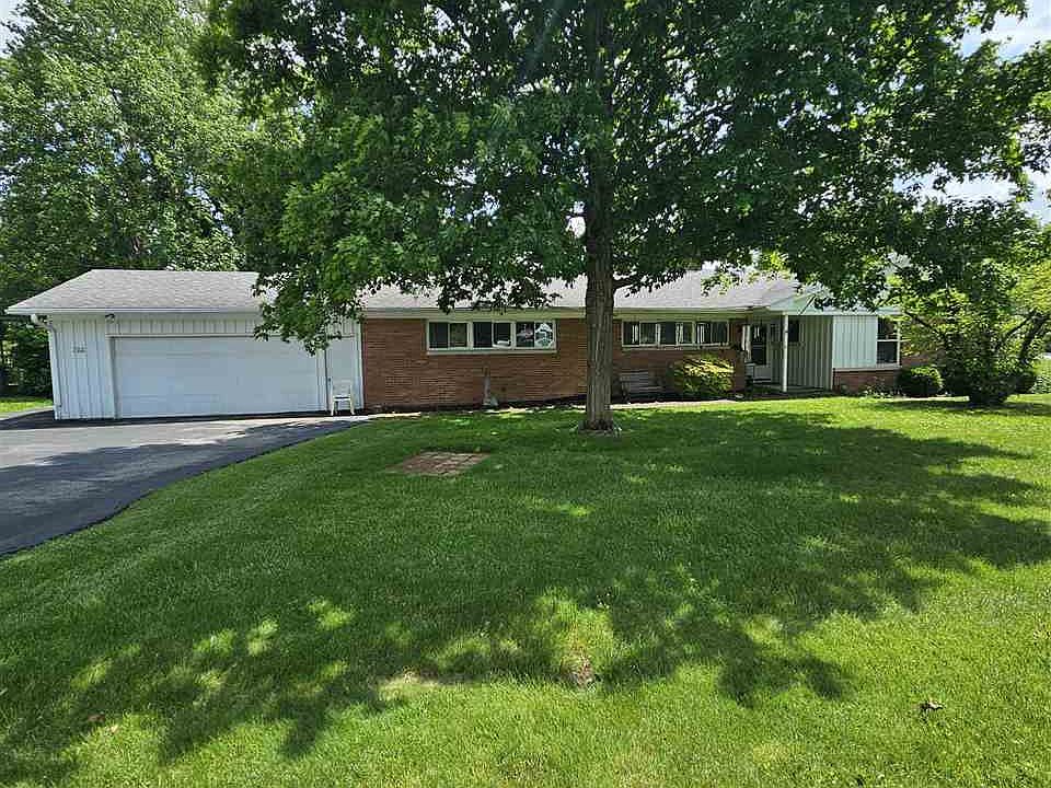 1st image of 302 East Dr