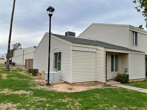 2nd image of 703 E VAUGHN Drive