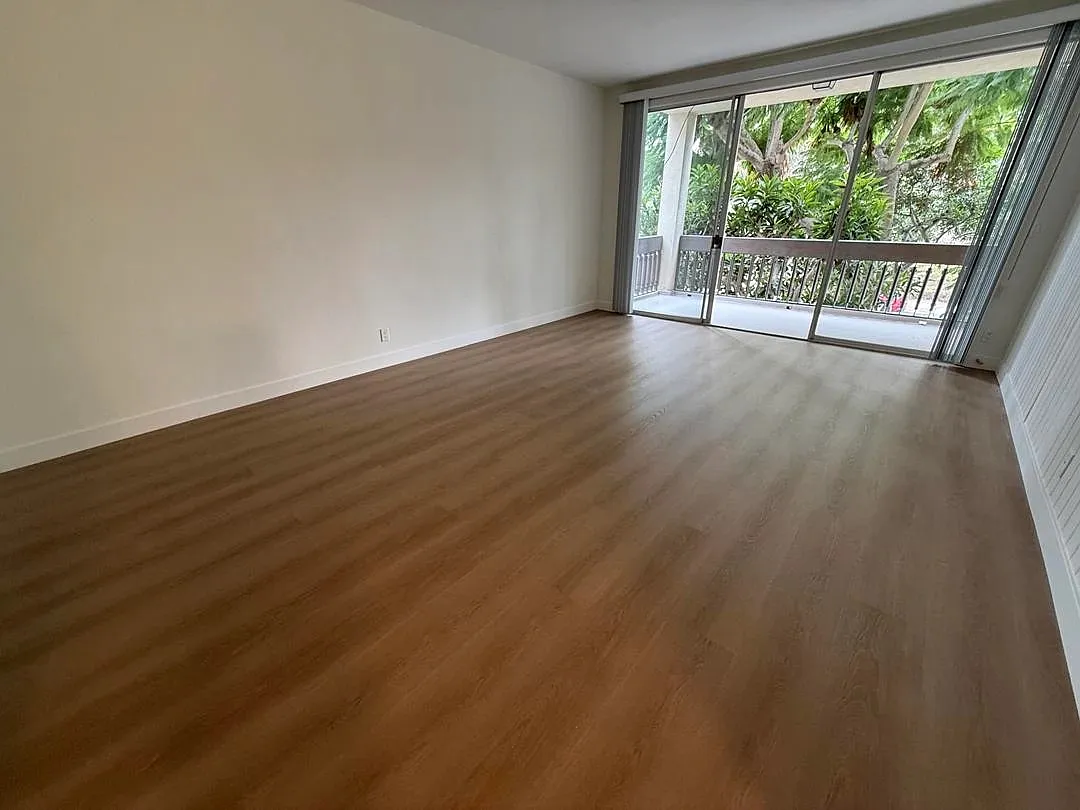 6100 Buckingham Pkwy — Photo 2