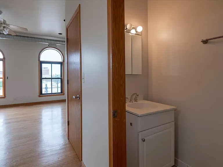 1166 W Grand Ave #2 — Photo 7