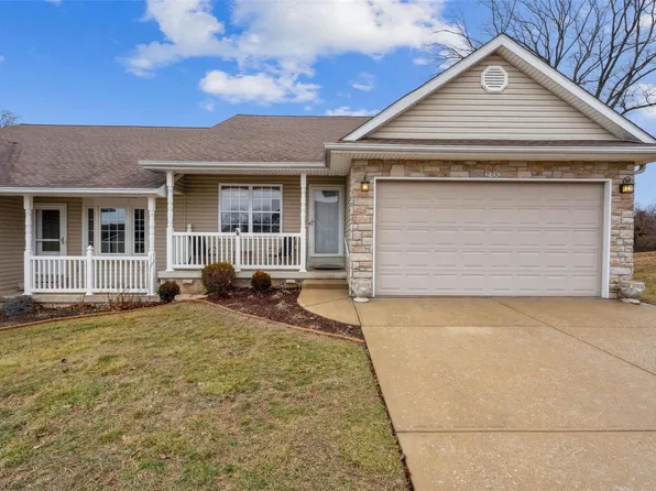 2732 Royal Oak Dr, High Ridge, MO 63049