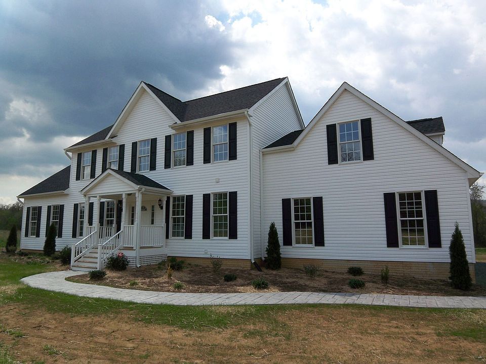 Modern Colonial on 3 or 9 Acres!