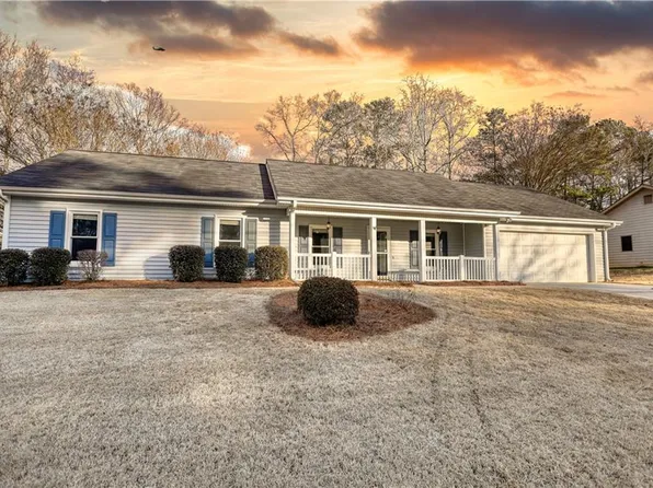758 Shoreline Trl SE, Conyers, GA 30094
