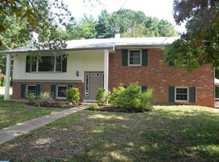 89 S Forge Manor Dr, Phoenixville, PA
