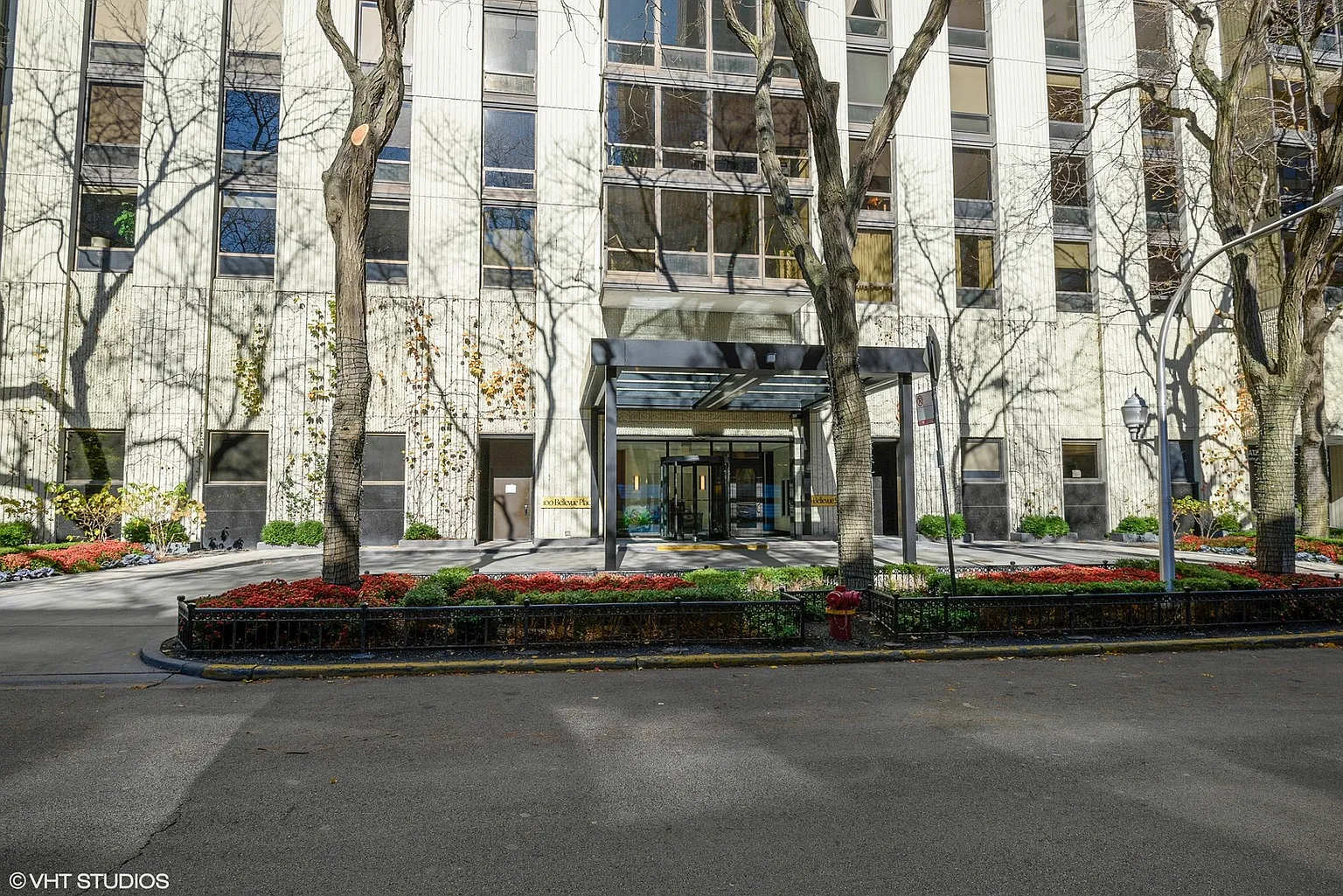 100 E Bellevue Pl APT 5A photo 1