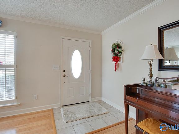 3rd image of 5006 Frankford Dr SE