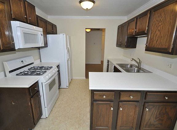 3rd image of 7010 Barrington Ct APT 204