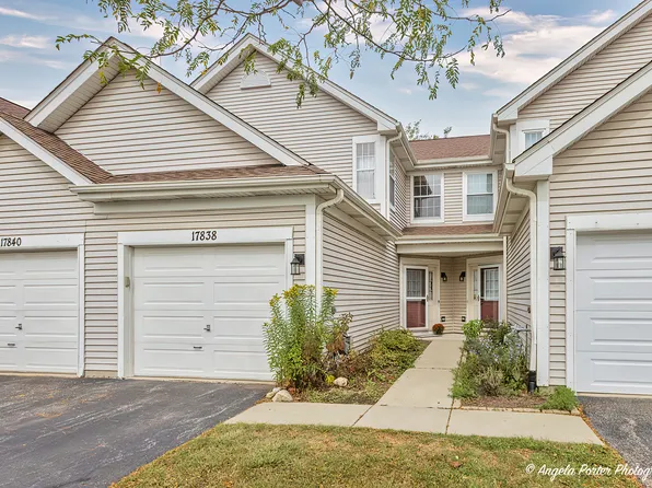 17838 W Braewick Rd Unit 160-17, Gurnee, IL 60031