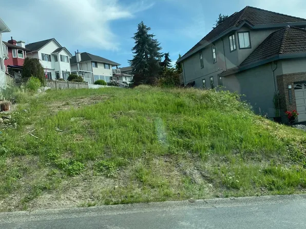 2658 Klassen Ct, Pt Coquitlam, BC V3C 5Y8