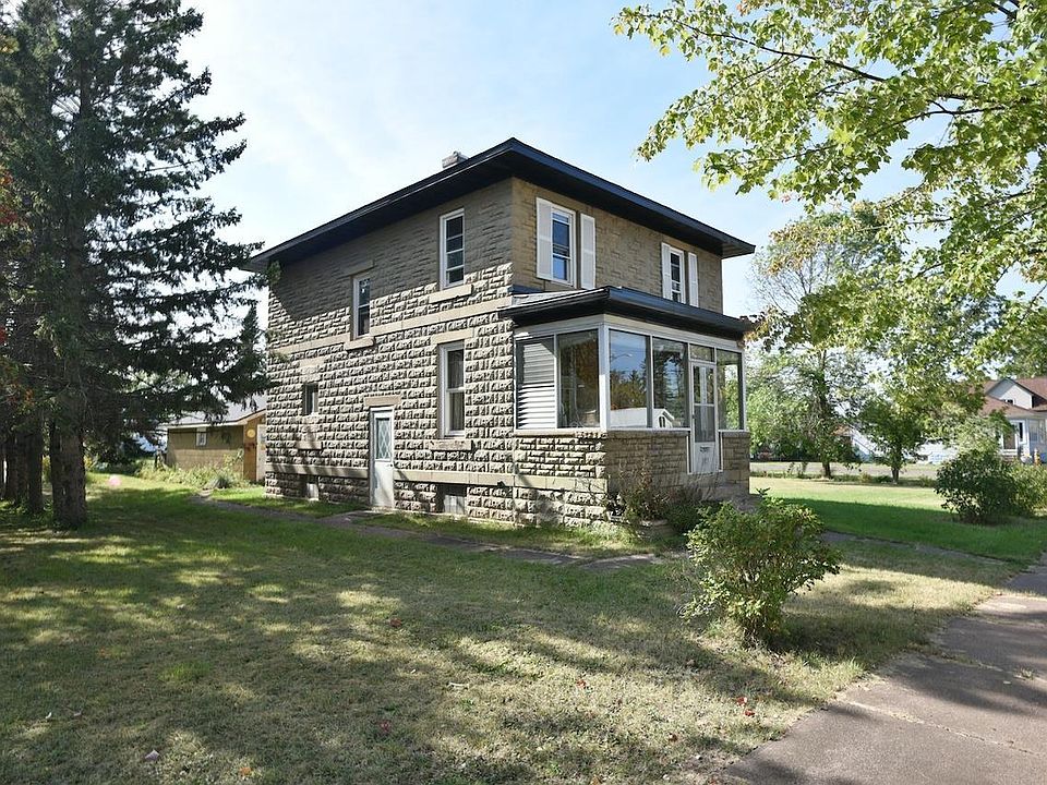 1st image of 307 14th Ave E