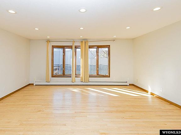 4th image of 321 Jade St