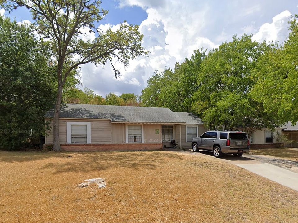 1st image of 505 Dogwood St