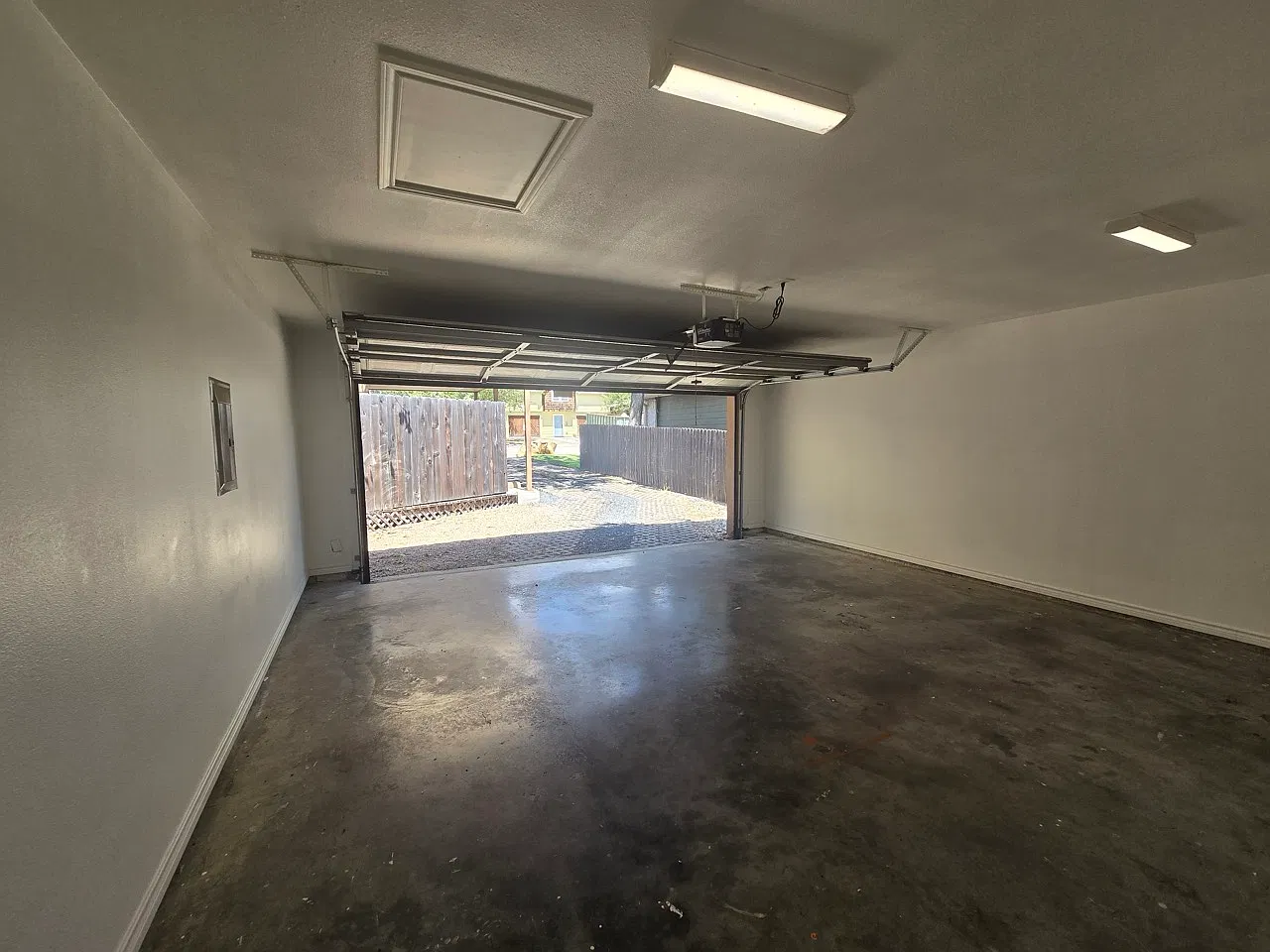 1703 E 16th St — Photo 3