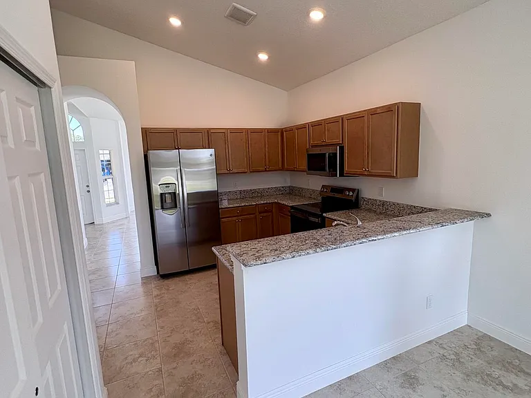 314 Silver Sands Ln — Photo 4