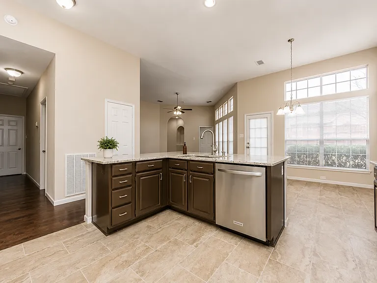 4445 Cranwood Dr — Photo 22