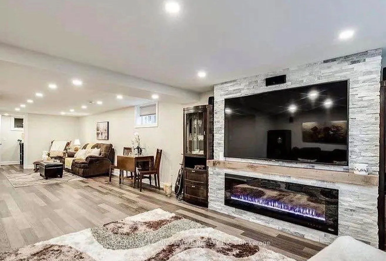2 bed, $2,000 — Photo 3
