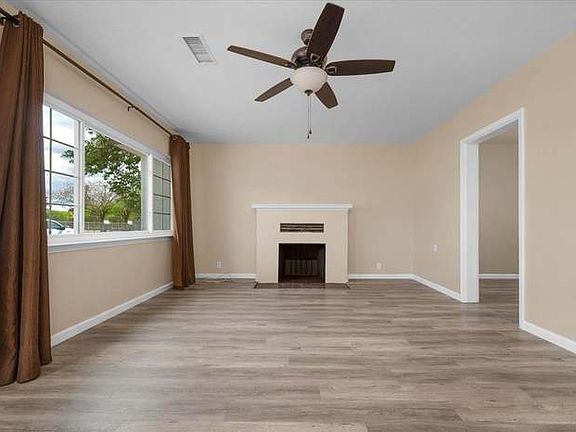 2nd image of 250 Oxford Ave