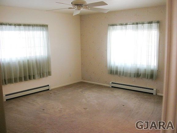 3rd image of 2983 Brookwood Dr