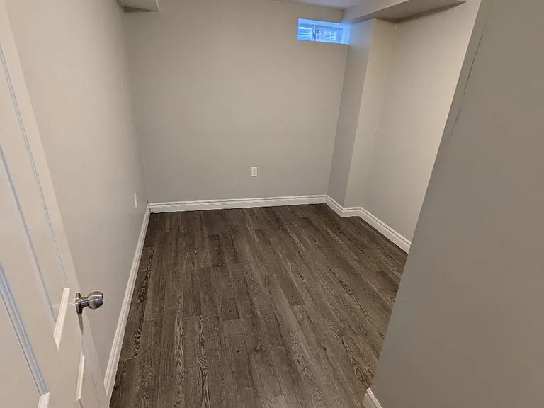 727 Caboto Trl — Photo 5