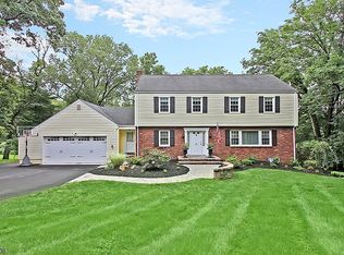 29 Penwood Rd, Basking Ridge, NJ 07920