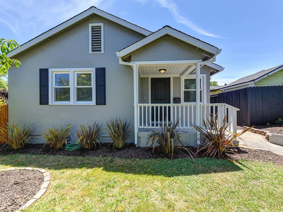 1st image of 204 Manzanita Ave
