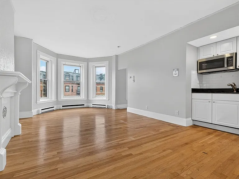 230 Newbury St #21 — Photo 2