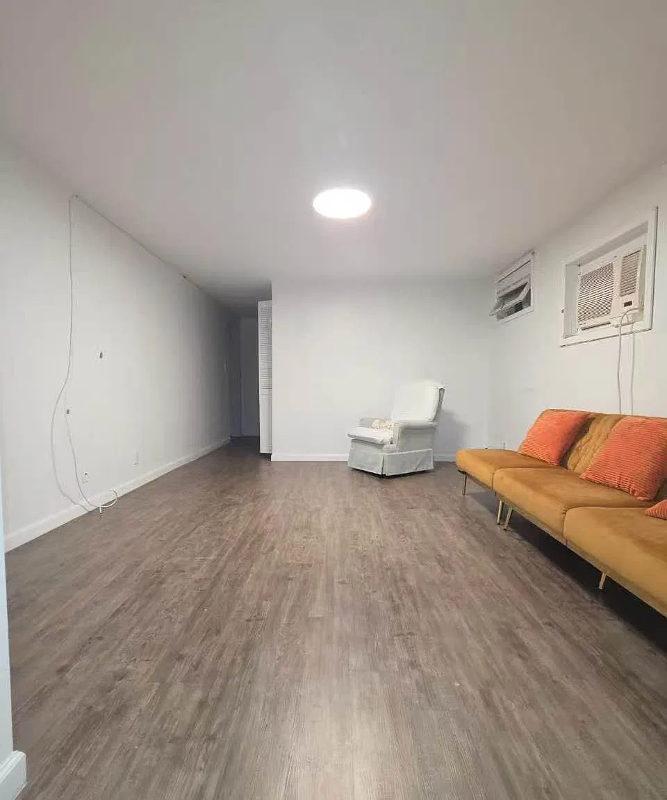 2 bed, 1000 sqft, $2,200 — Photo 4