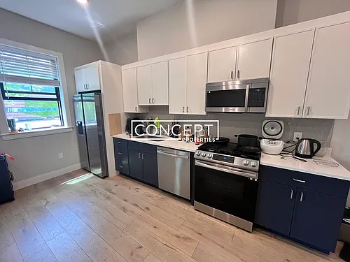 157 Everett St #203 Photo 1