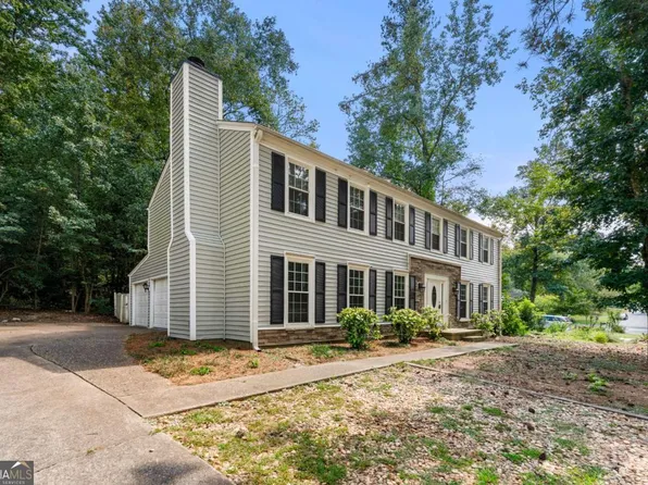 105 Laurel Mill Ct, Roswell, GA 30076