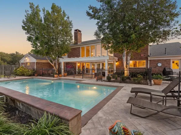 905 Sunny Ln, Wharton, TX 77488