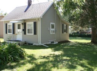 1080 26th St, Marion, IA 52302