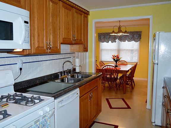 3rd image of 3923 Wenzlick Ave