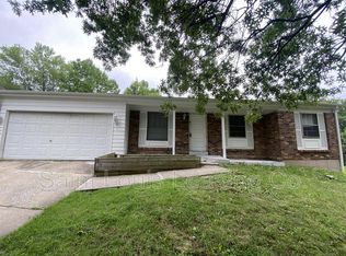 6883 Foxbend Ct, Florissant, MO 63033