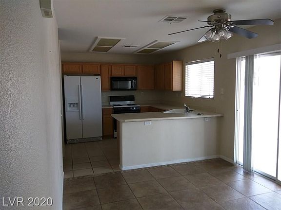 3rd image of 7932 Esteem St