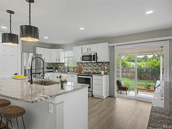5th image of 1122 Drake Circle